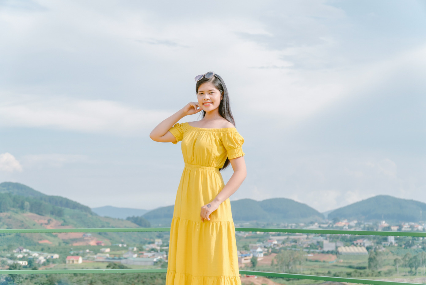 Sắc vóc mặn mà gợi cảm của thiếu nữ miền Tây dự thi hoa hậu Việt Nam 2020 ảnh 4