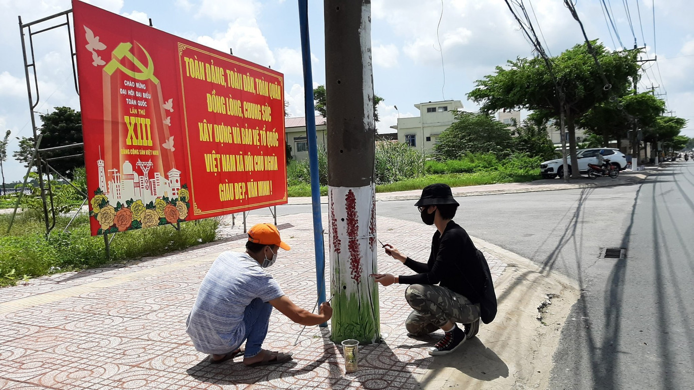 'Cột điện nở hoa' giữa lòng thành phố Vĩnh Long ảnh 4