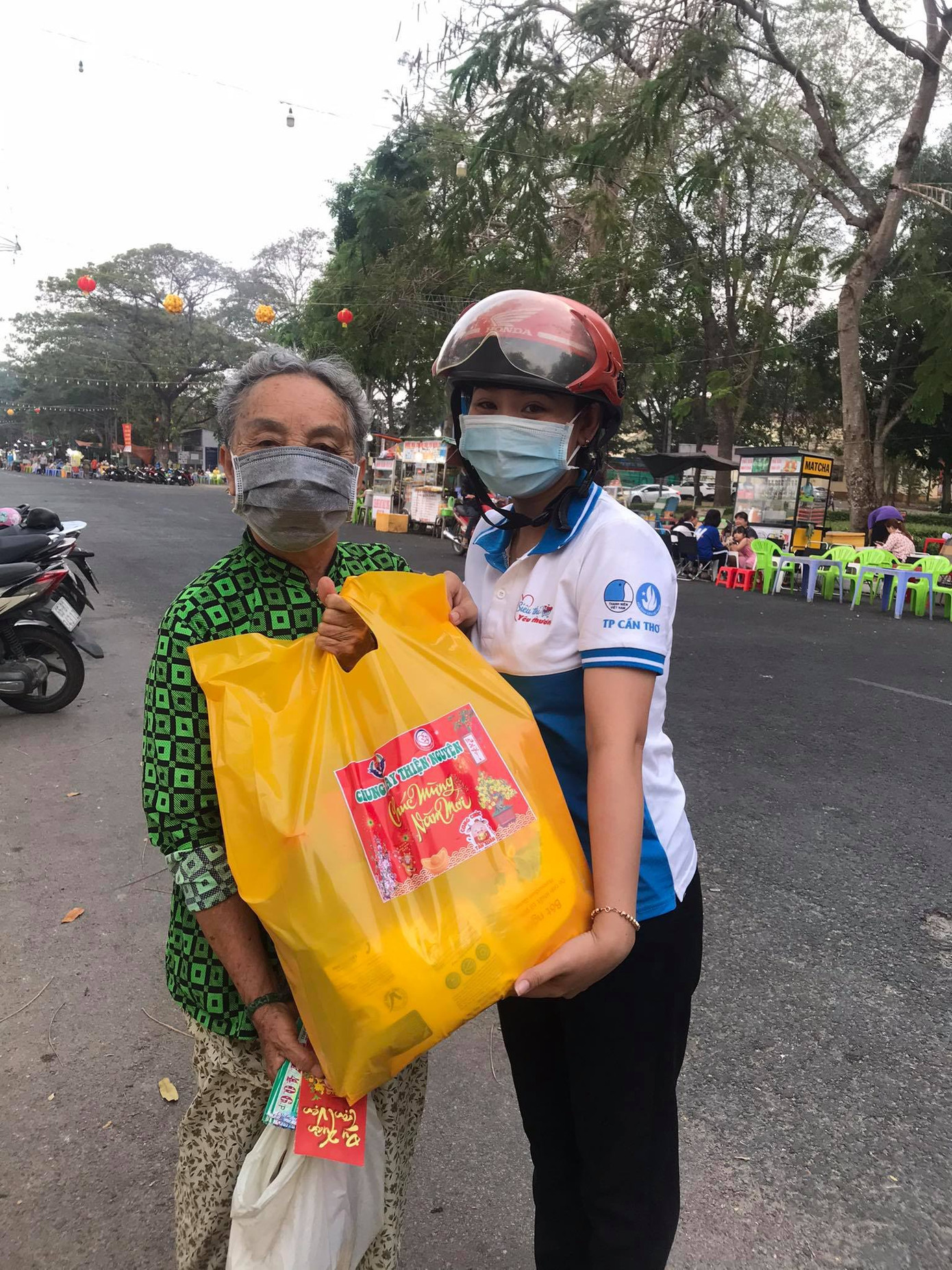 Nữ Bí thư Đoàn 9X duyên dáng, mê thiện nguyện ảnh 8