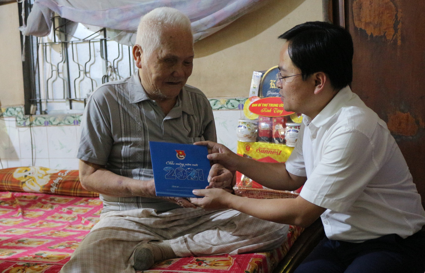 Bí thư thứ nhất Trung ương Đoàn thăm, chúc tết tại Đồng Tháp ảnh 2