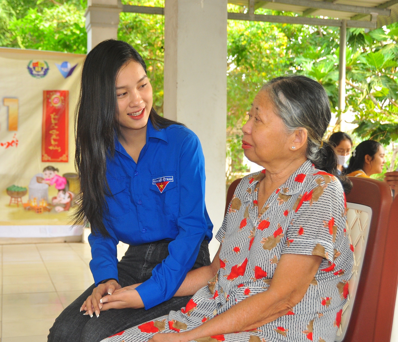 Hoa khôi Huỳnh Thúy Vi, Lê Thị Tường Vy tham gia các hoạt động đầy ý nghĩa ảnh 3