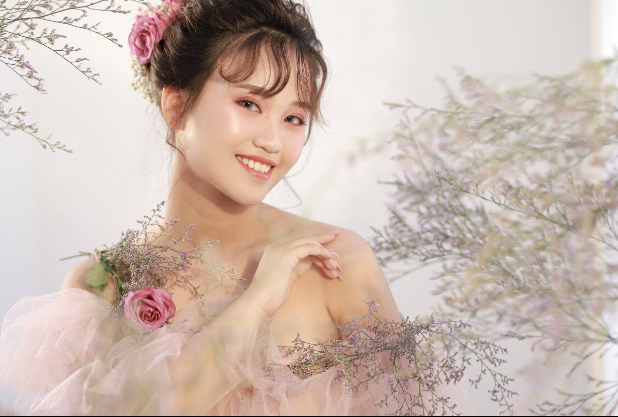 Vẻ đẹp tỏa sáng của nữ sinh 19 tuổi vùng sông nước ảnh 11