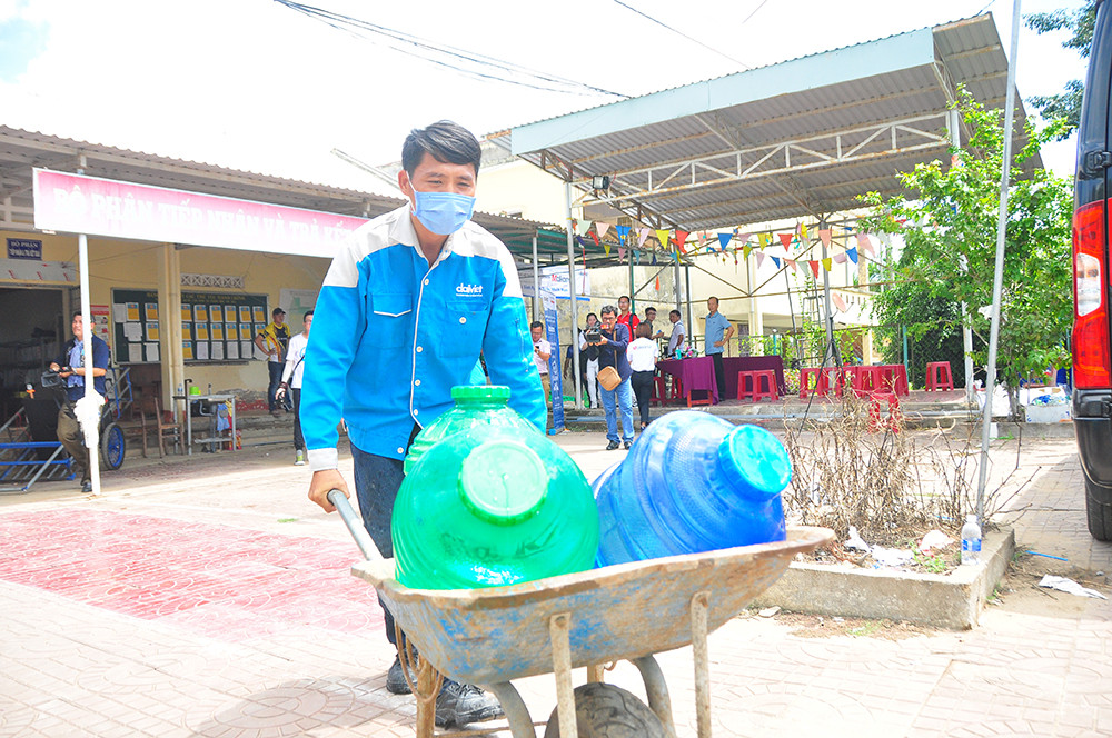 Tặng 3 hệ thống máy lọc nước nhiễm mặn Makano tại Cà Mau, Kiên Giang ảnh 13