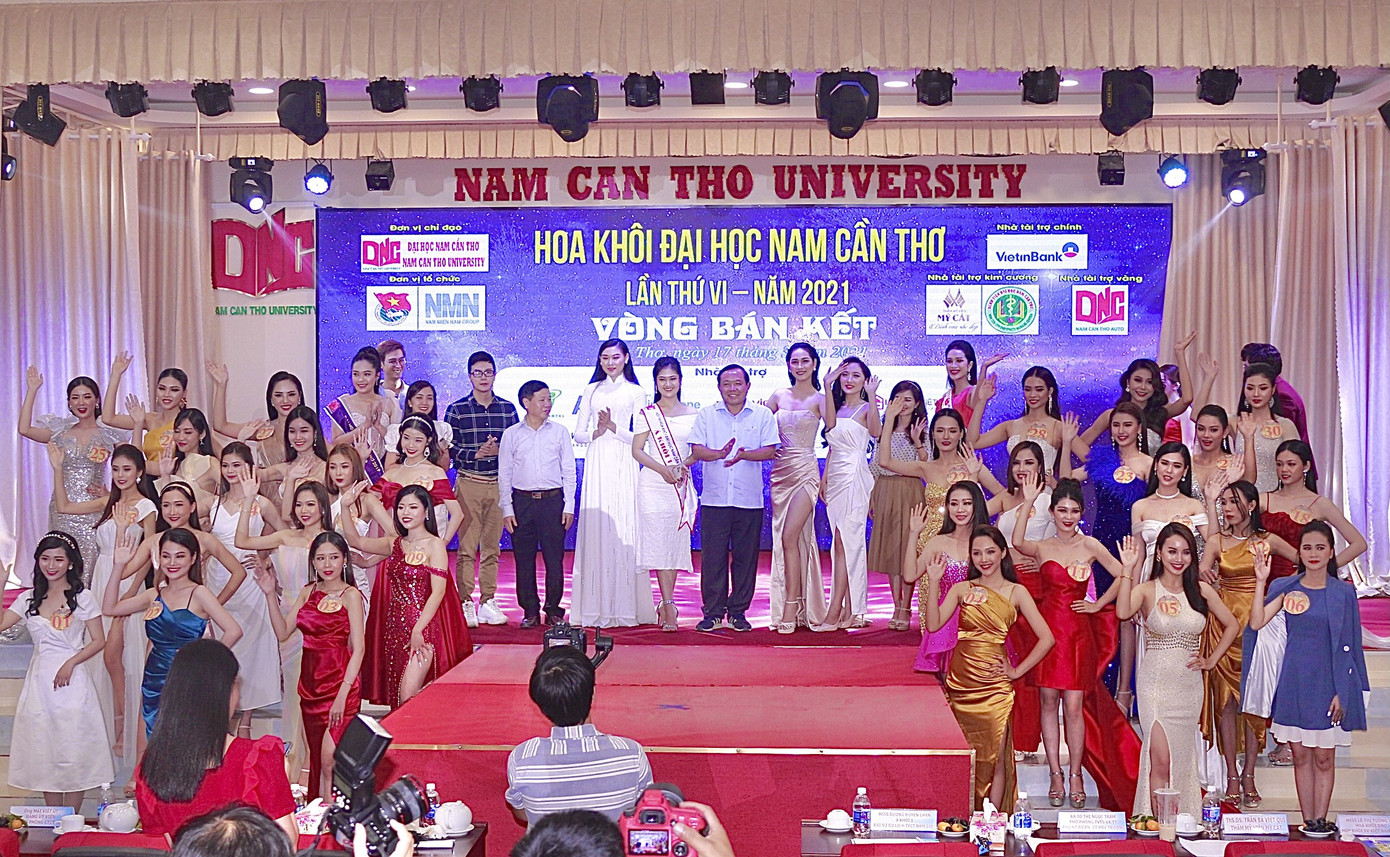 Các thí sinh khoe sắc trong bán kết Hoa khôi Đại học Nam Cần Thơ ảnh 12