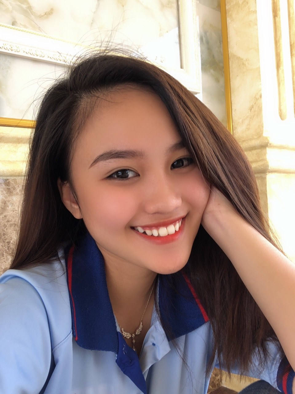 Vẻ đẹp tỏa sáng của nữ sinh 19 tuổi vùng sông nước ảnh 5