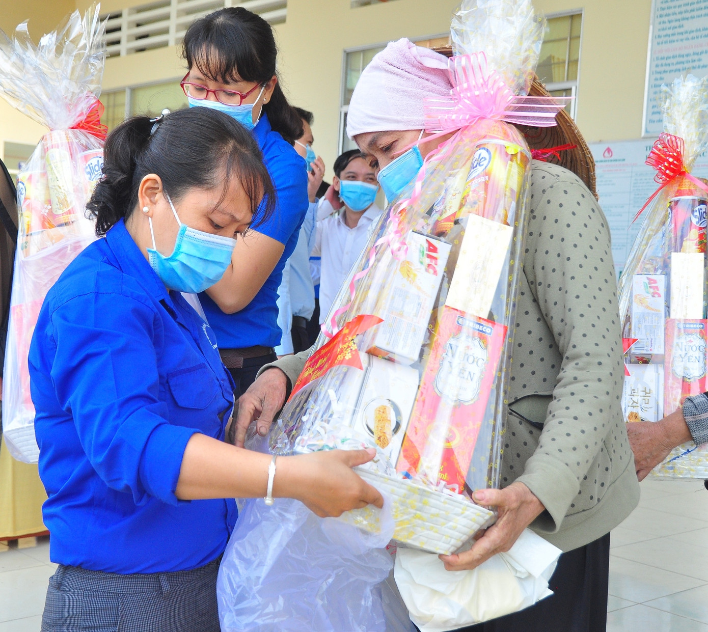 Tặng gần 1 tỷ đồng cho người dân Đồng Tháp vui xuân, đón tết ảnh 13