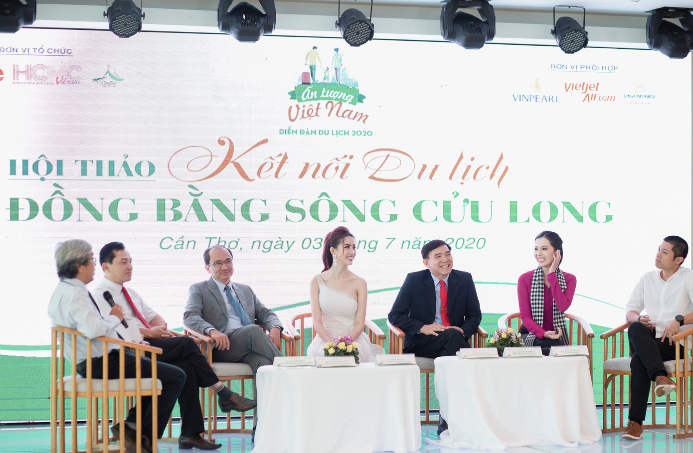 Tình người làm du khách thêm yêu mến vùng đất chín Rồng ảnh 5