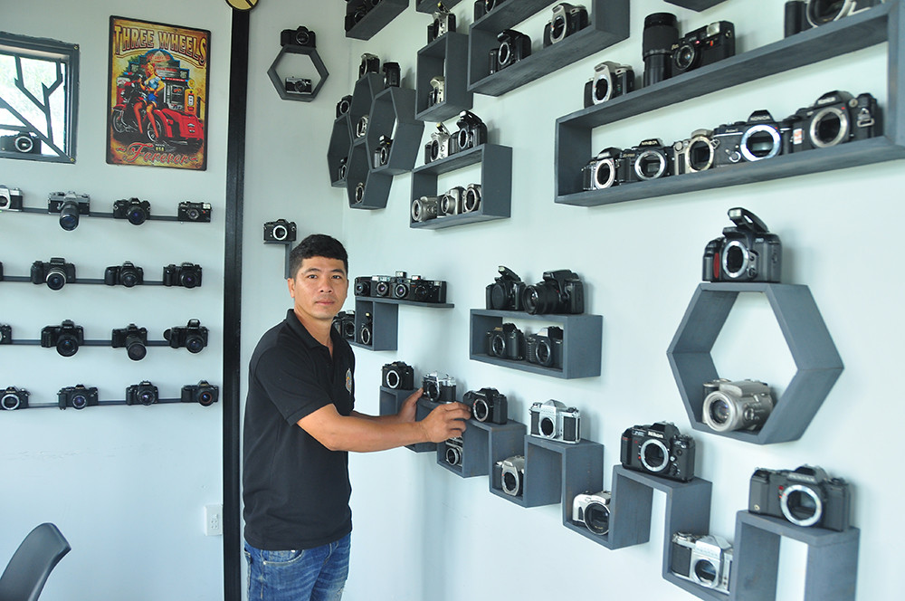 Lóa mắt với bộ sưu tập 600 máy ảnh của chàng trai ở miền Tây ảnh 3