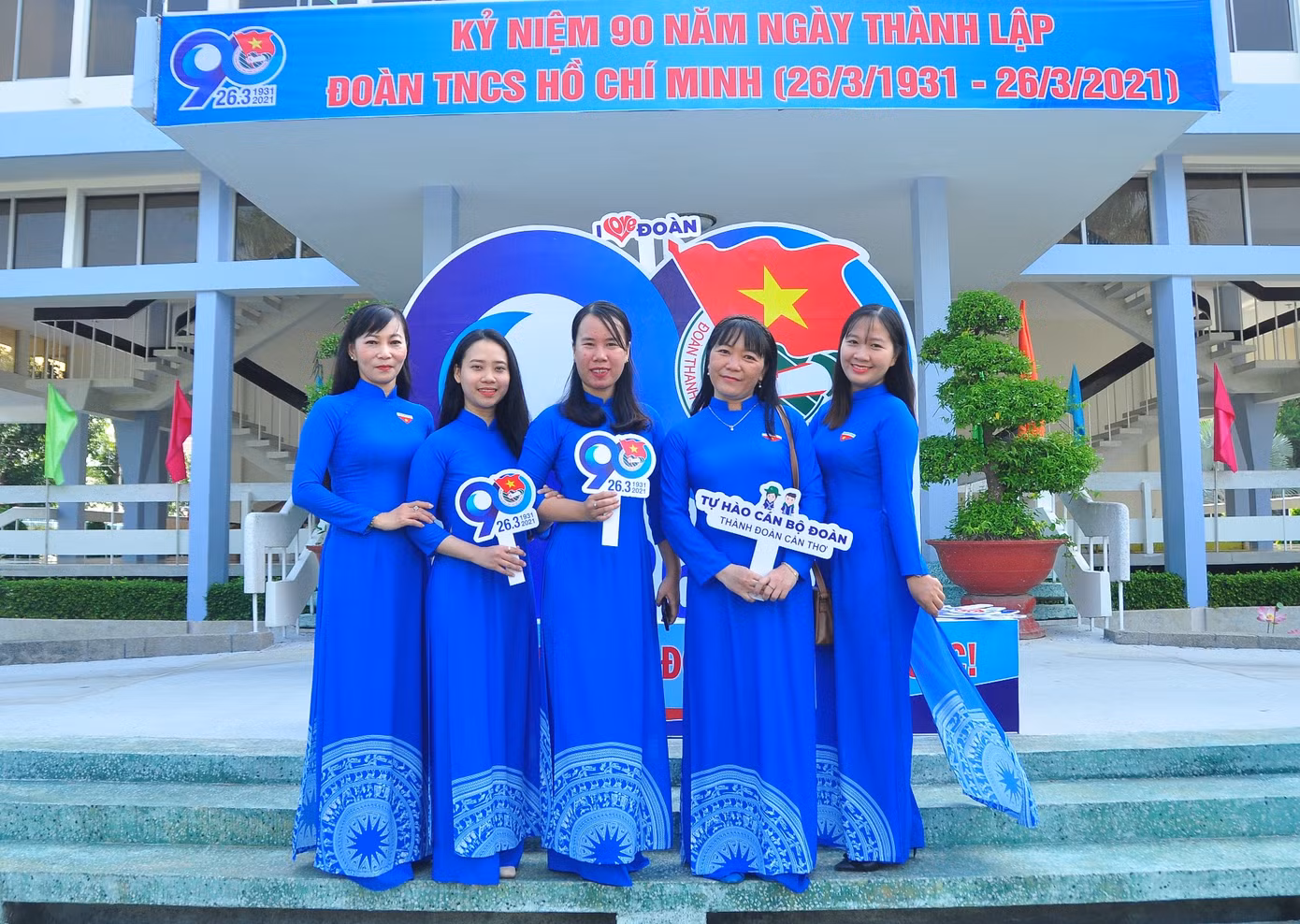 Ban Thường vụ Thành đoàn Cần Thơ kỷ niệm 90 năm thành lập Đoàn ảnh 3