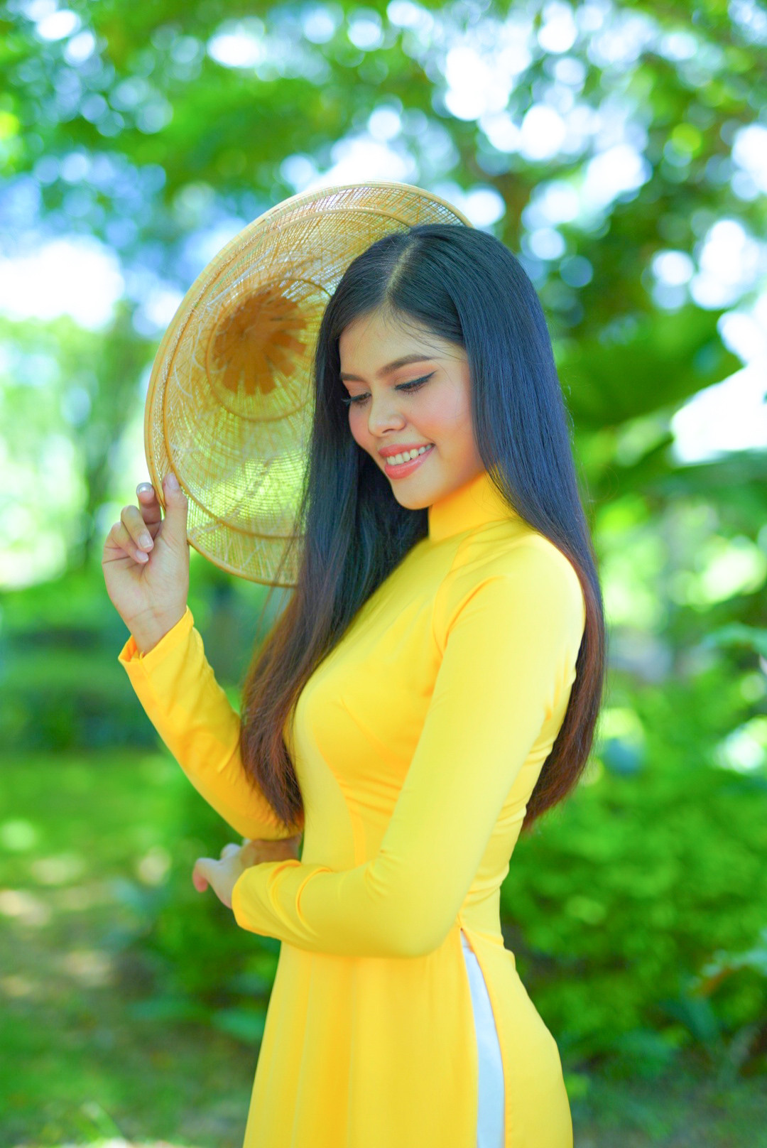 Sắc vóc mặn mà gợi cảm của thiếu nữ miền Tây dự thi hoa hậu Việt Nam 2020 ảnh 8