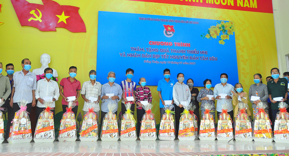 Tặng gần 1 tỷ đồng cho người dân Đồng Tháp vui xuân, đón tết ảnh 7