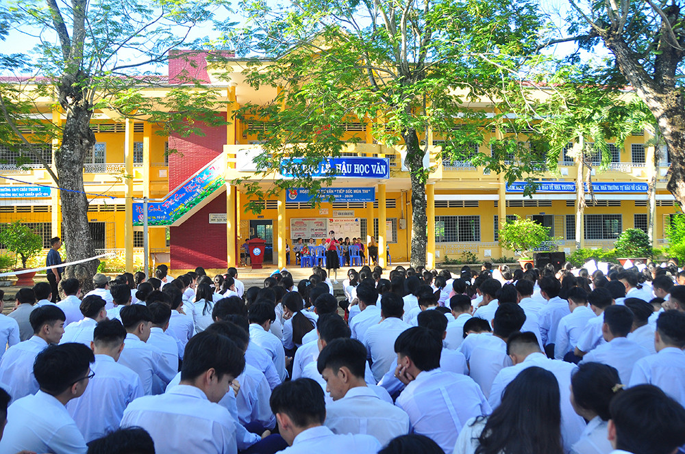 Chia sẻ của 'Cô giáo một chân' với học sinh vùng sâu trước kỳ thi tốt nghiệp THPT ảnh 2