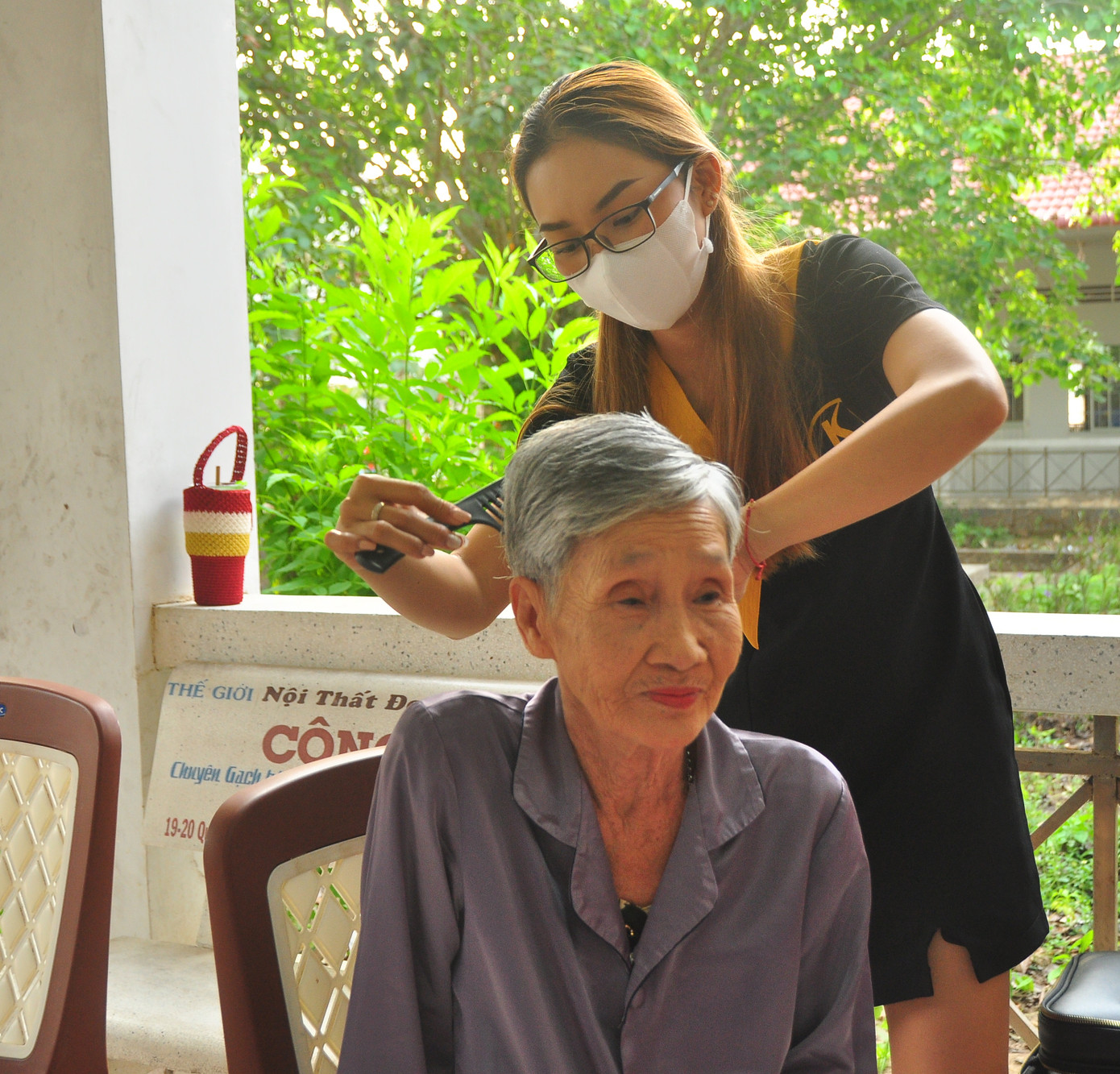 Hoa khôi Huỳnh Thúy Vi, Lê Thị Tường Vy tham gia các hoạt động đầy ý nghĩa ảnh 10 Hoa khôi Huỳnh Thúy Vi, Lê Thị Tường Vy tham gia các hoạt động đầy ý nghĩa ảnh 10