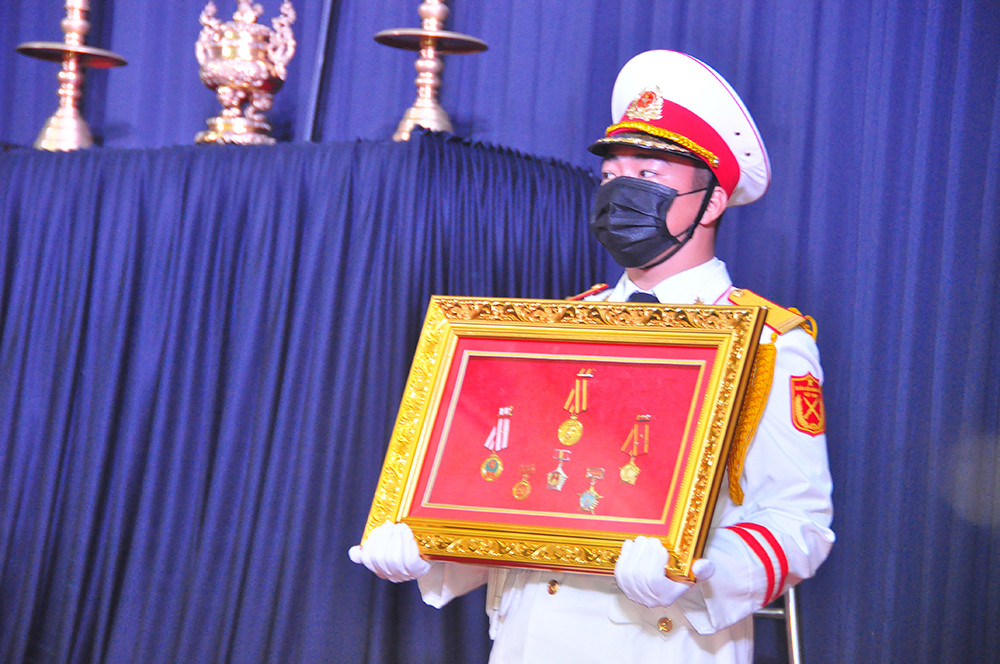 Thương tiếc tiễn đưa nguyên Phó thủ tướng Trương Vĩnh Trọng về nơi an nghỉ ảnh 9