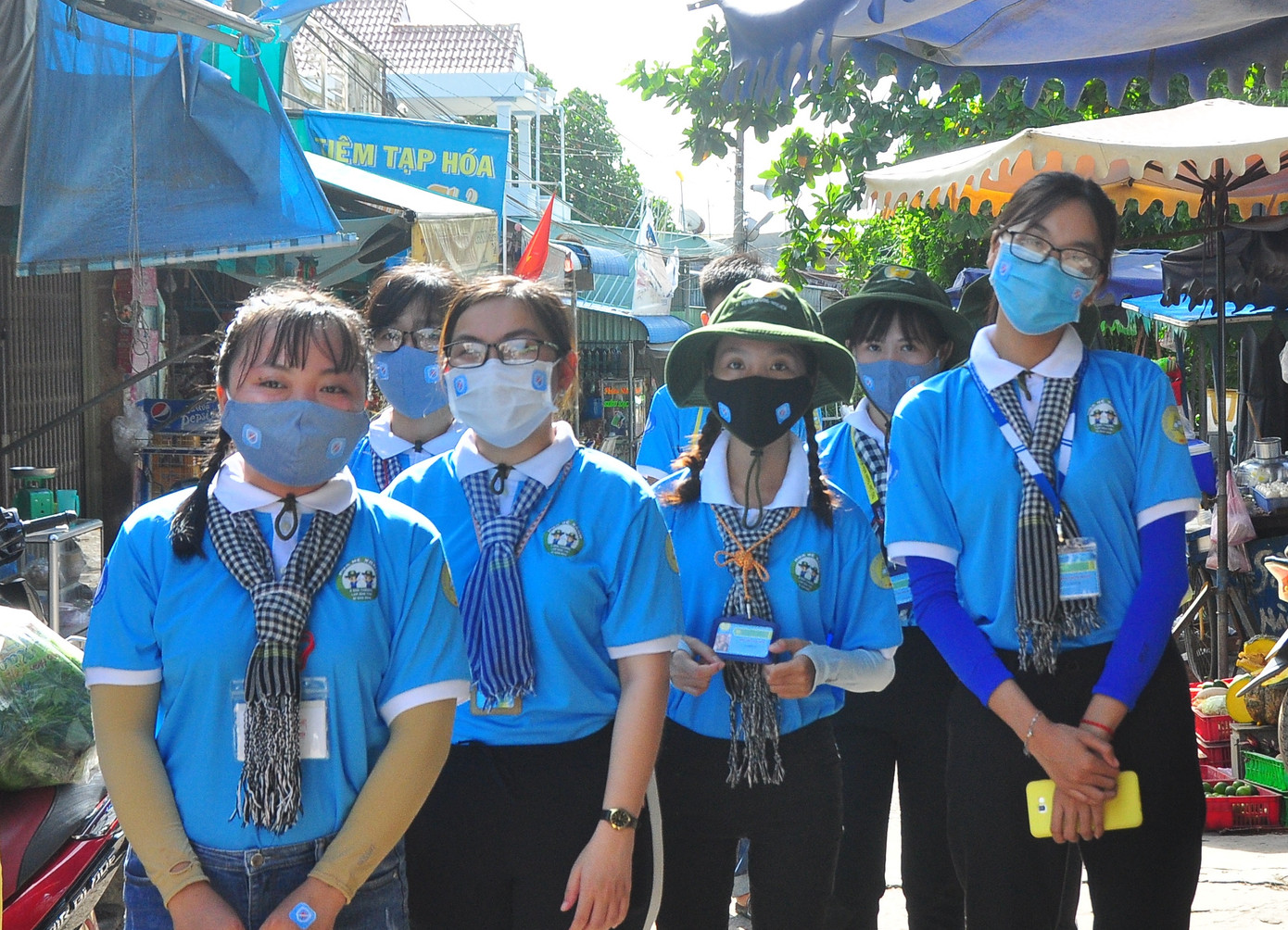 Những khoảnh khắc ấm áp của thanh niên tình nguyện ảnh 17