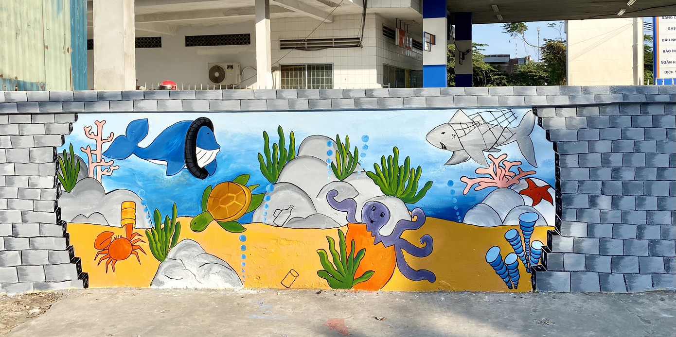 Bạn trẻ Cần Thơ biến bức tường cũ thành bích họa rực rỡ sắc màu ảnh 9