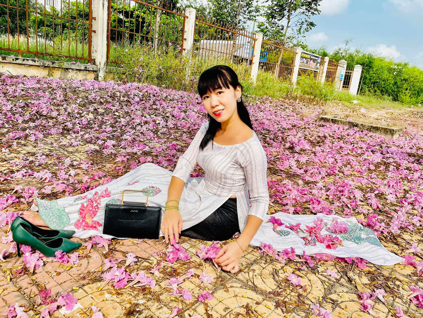 Con đường hoa kèn hồng ở miền Tây lung linh như phim Hàn thu hút giới trẻ ảnh 14