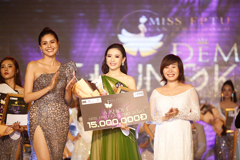 Hoa hậu Đỗ Mỹ Linh trao vương miện cho tân Hoa khôi đại học FPT Cần Thơ ảnh 5