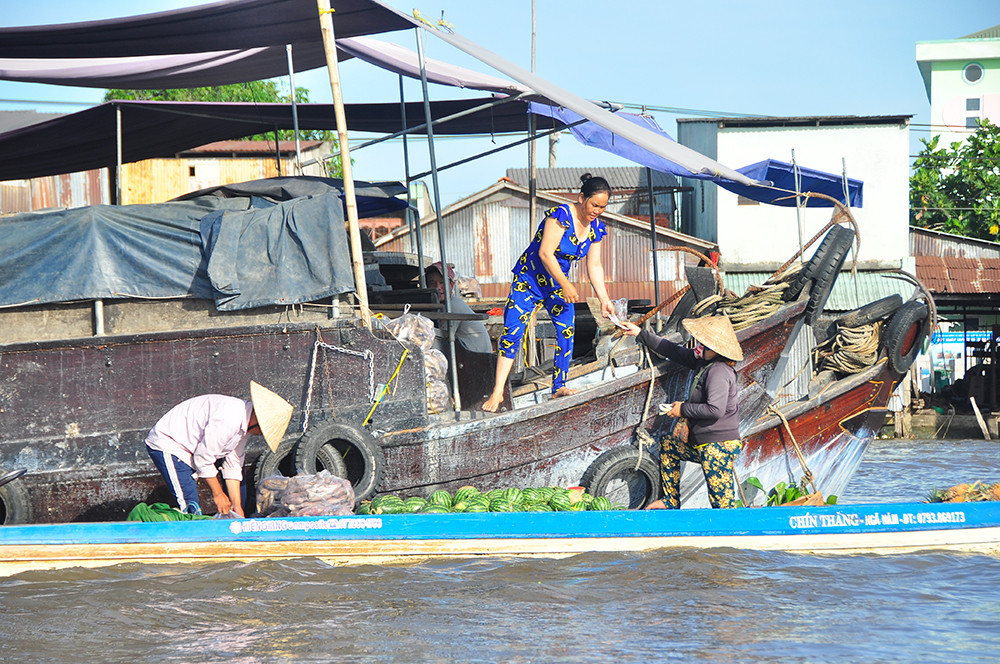 Chợ nổi Cái Răng nhộn nhịp sau giãn cách xã hội ảnh 16