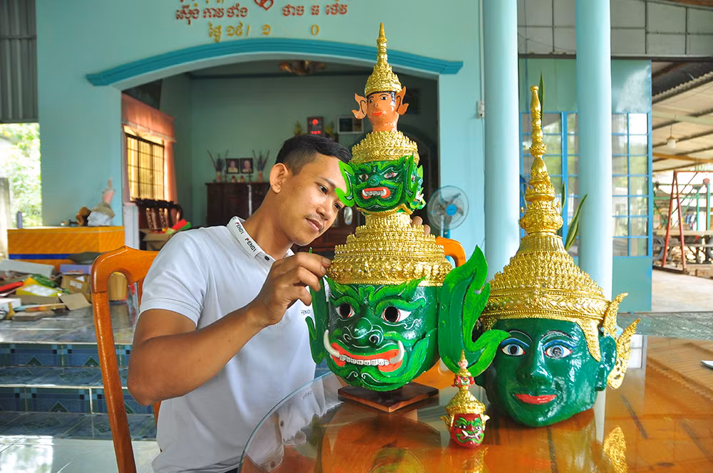 Nghệ nhân 9x dân tộc Khmer khát khao bảo tồn giá trị truyền thống ​ ảnh 3