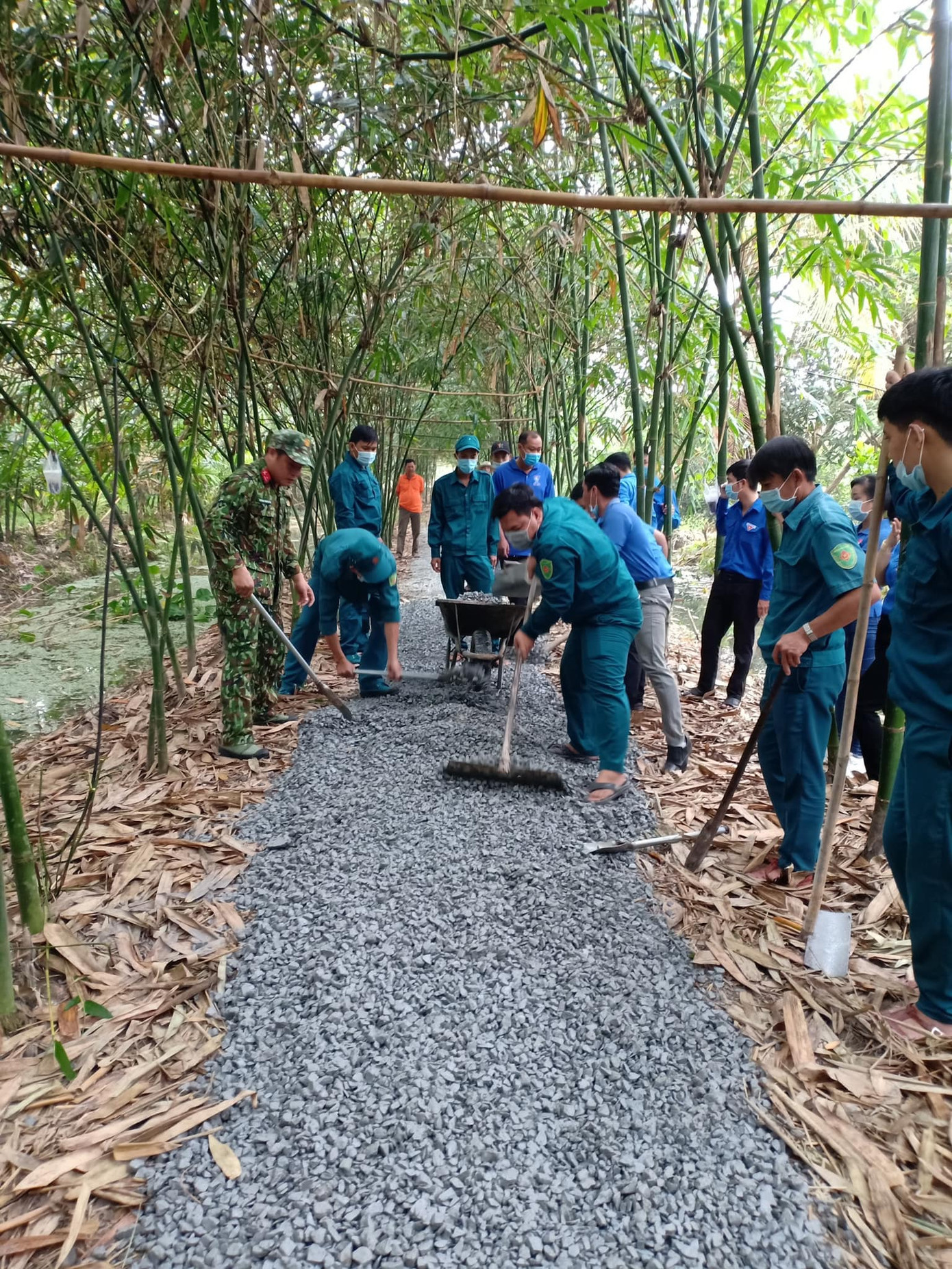 Dấu ấn của tuổi trẻ ĐBSCL trong ngày đầu Tháng thanh niên 2021 ảnh 6