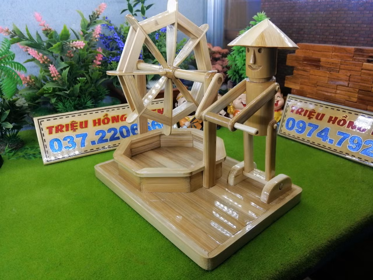 Tác phẩm nghệ thuật từ tre qua bàn tay khéo léo của chàng trai khuyết tật ảnh 10