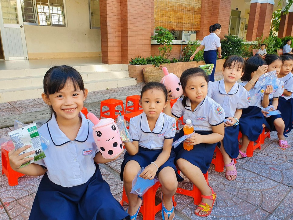 Hoa khôi Huỳnh Thúy Vi đồng hành với thiếu nhi bảo vệ môi trường ảnh 7