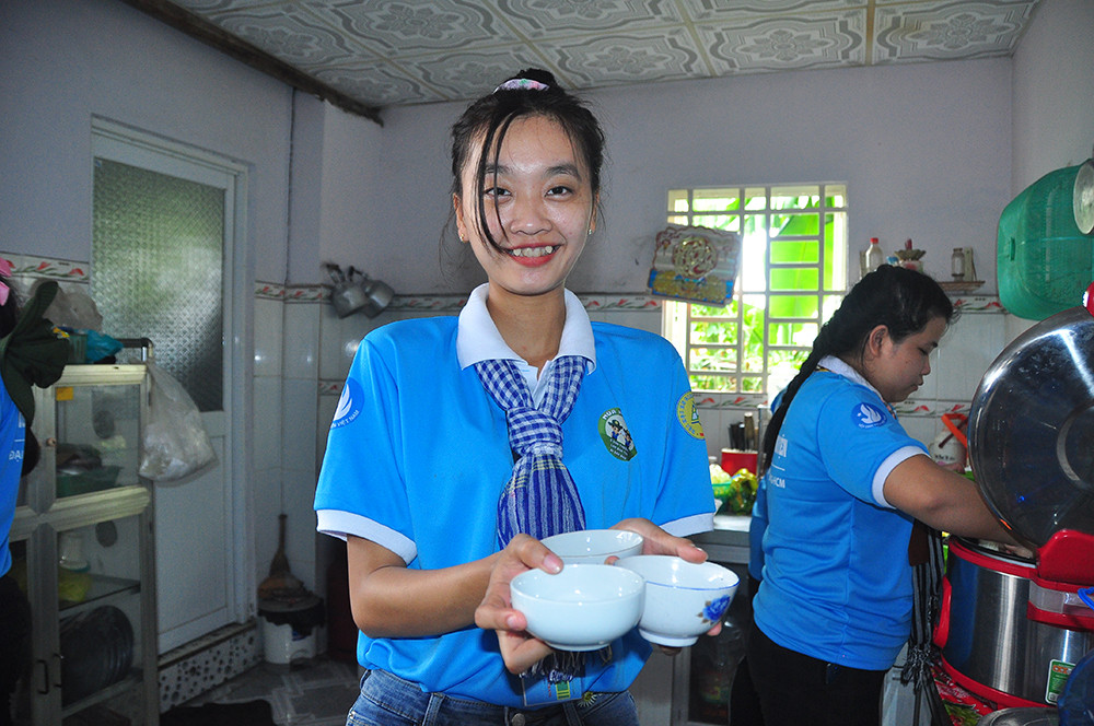 Những khoảnh khắc ấm áp của thanh niên tình nguyện ảnh 13