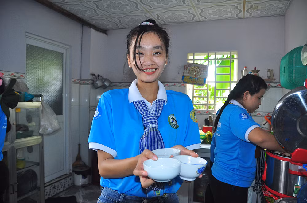 Những khoảnh khắc ấm áp của thanh niên tình nguyện ảnh 13