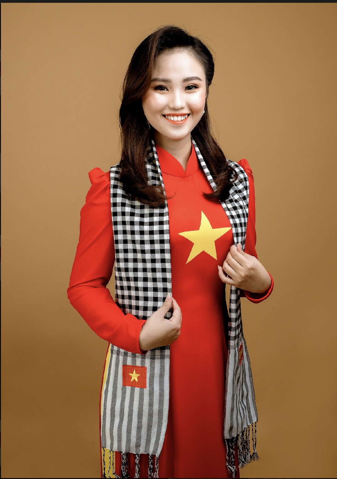 Vẻ đẹp tỏa sáng của nữ sinh 19 tuổi vùng sông nước ảnh 9 Vẻ đẹp tỏa sáng của nữ sinh 19 tuổi vùng sông nước ảnh 9