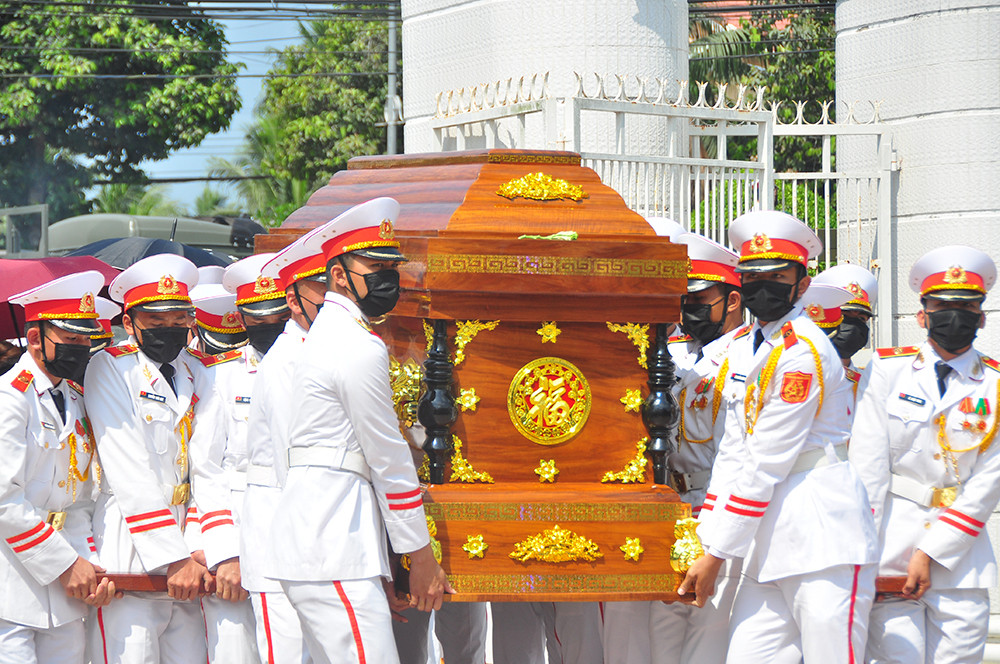 Thương tiếc tiễn đưa nguyên Phó thủ tướng Trương Vĩnh Trọng về nơi an nghỉ ảnh 35