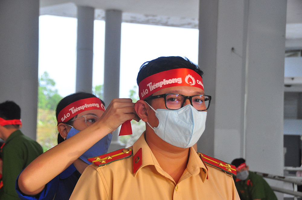 Hàng trăm bạn trẻ sôi nổi hiến máu tại trường ĐH An Giang ảnh 10