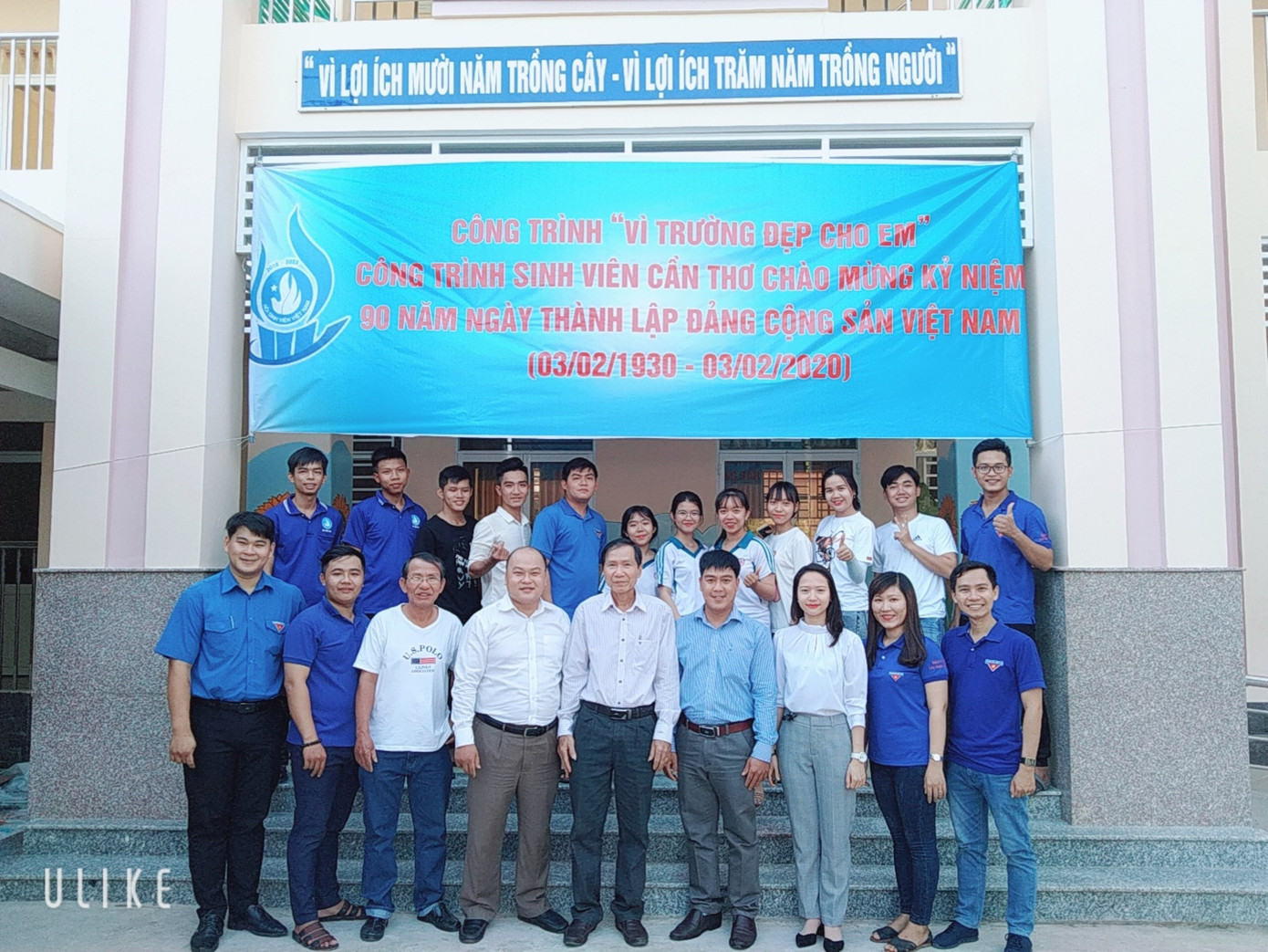 Biến tường cũ kỹ thành bức tranh sinh động đầy màu sắc ảnh 11