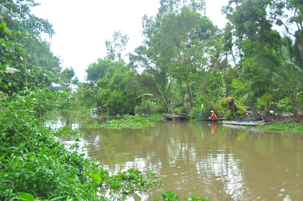 Độc đáo chiếc bè từ vỏ chai nhựa vừa bảo vệ môi trường vừa phục vụ đi lại ảnh 10