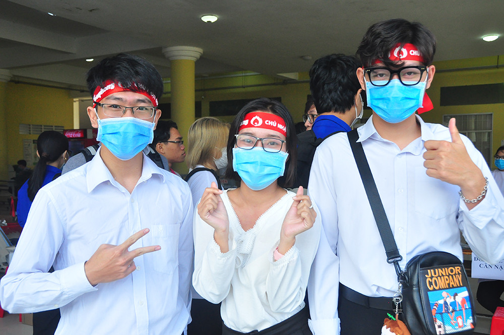 Tưng bừng Chủ nhật Đỏ tại trường đại học Trà Vinh ảnh 16