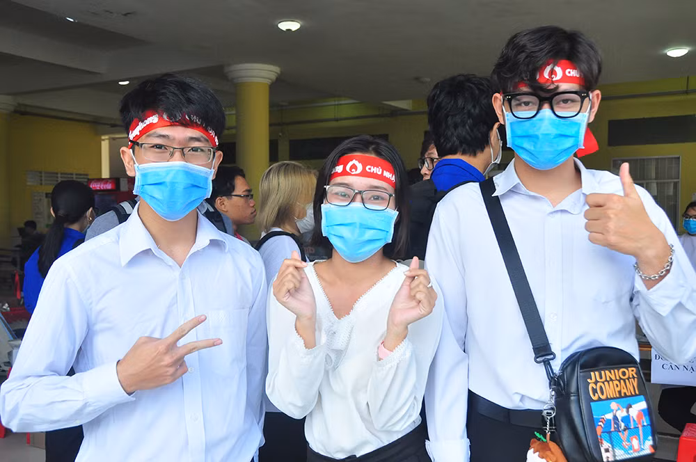 Tưng bừng Chủ nhật Đỏ tại trường đại học Trà Vinh ảnh 16
