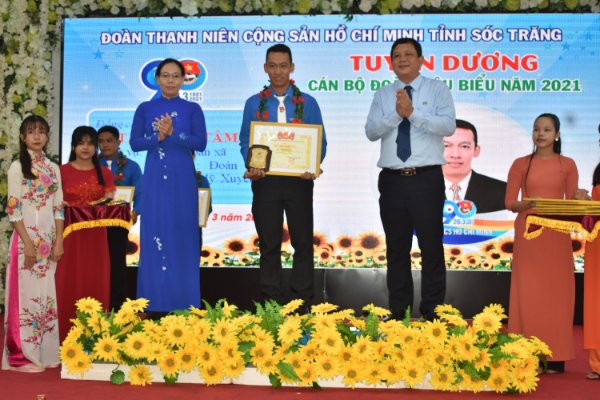 Tỉnh đoàn Nghệ An, Sóc Trăng, Hậu Giang kỷ niệm 90 năm ngày thành lập Đoàn ảnh 17