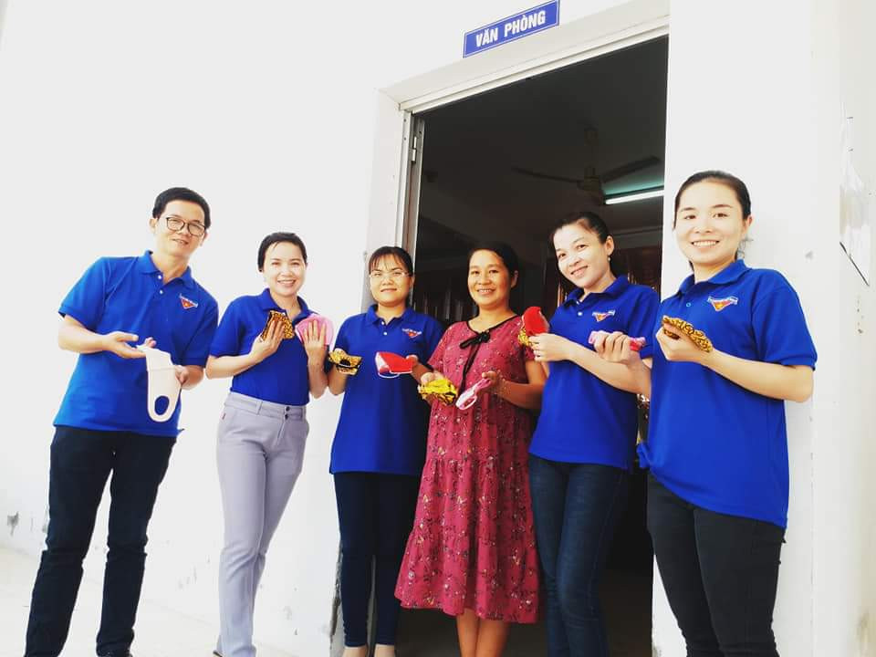 Thanh niên Cần Thơ may 2000 khẩu trang phục vụ học sinh phòng dịch ảnh 6