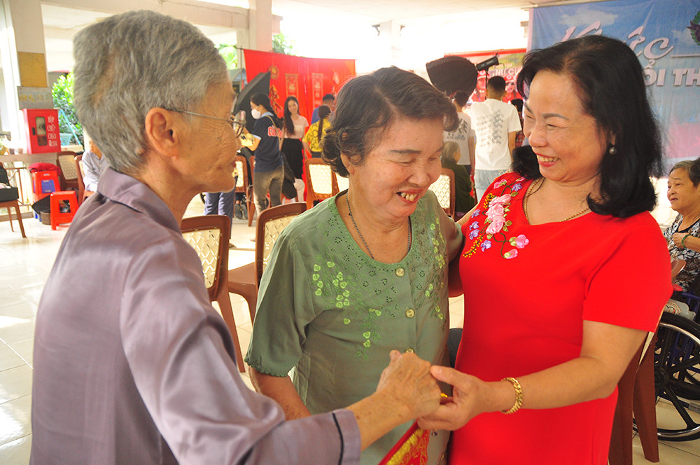 Hoa khôi Huỳnh Thúy Vi, Lê Thị Tường Vy tham gia các hoạt động đầy ý nghĩa ảnh 5