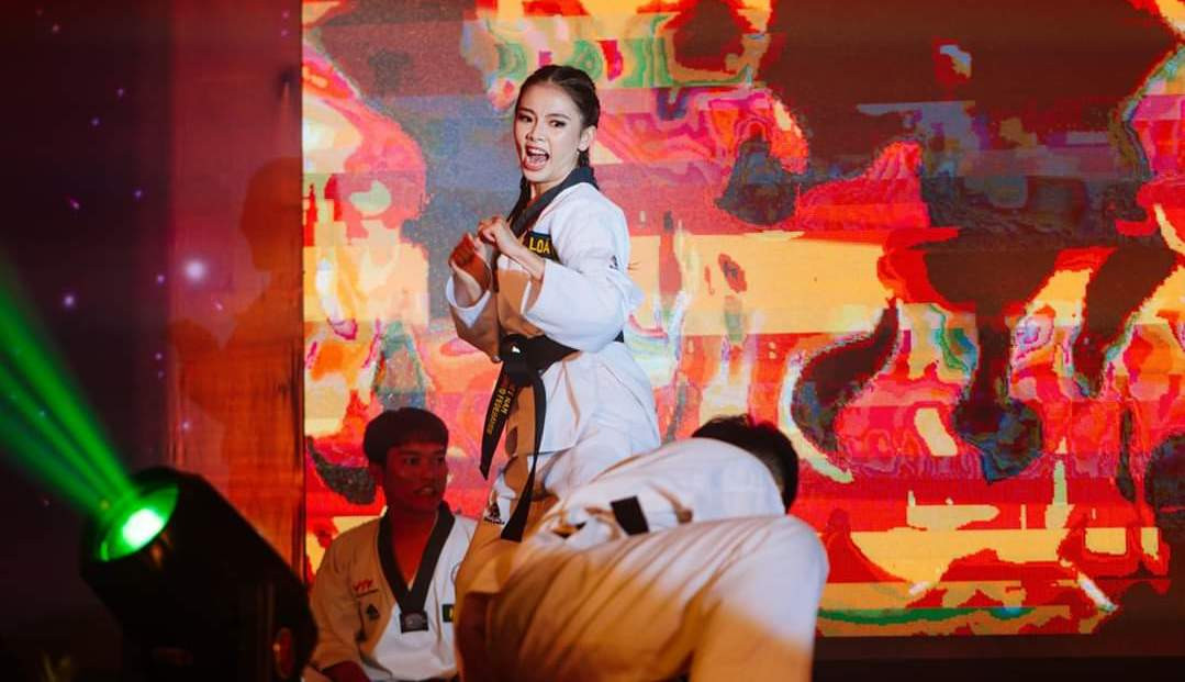 Nữ sinh ĐH FPT Cần Thơ - Đoá hướng dương rực rỡ hướng về mặt trời ảnh 5