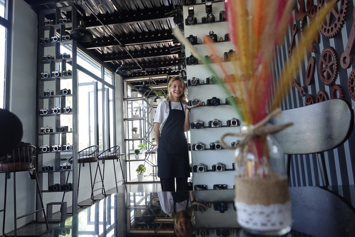 Lóa mắt với bộ sưu tập 600 máy ảnh của chàng trai ở miền Tây ảnh 8