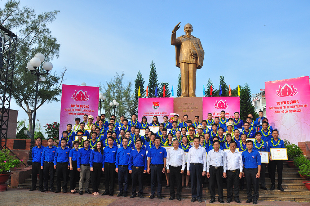 Cần Thơ tuyên dương 79 thanh niên tiên tiến làm theo lời Bác ảnh 12