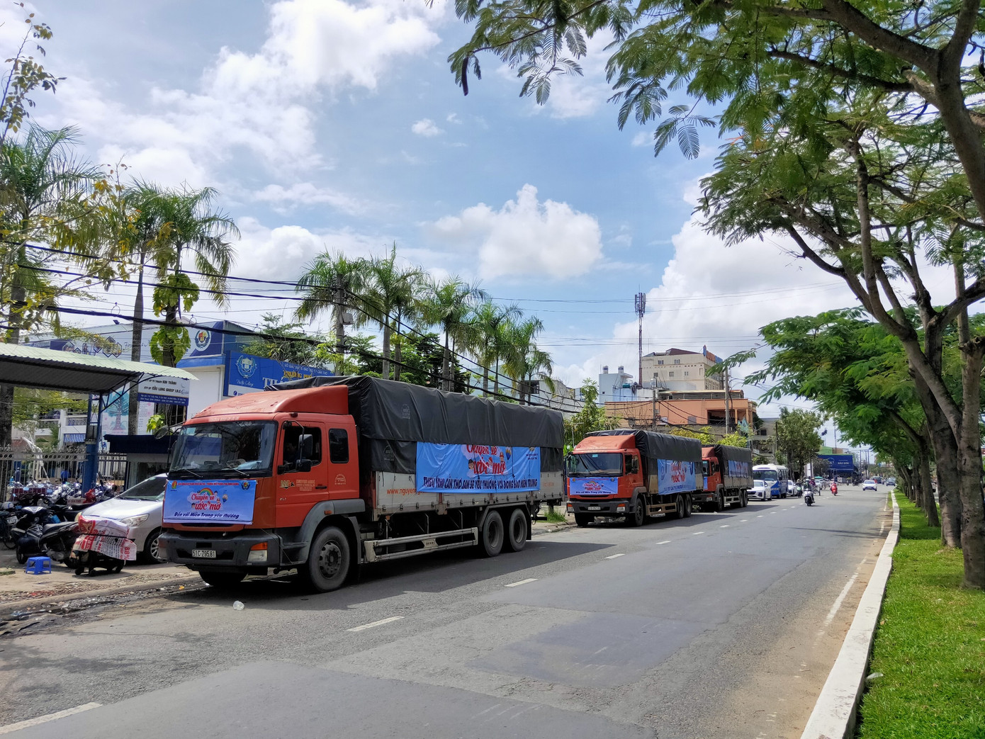 Chuyến xe ước mơ từ Cần Thơ tiếp tục hướng về đồng bào miền Trung ảnh 3