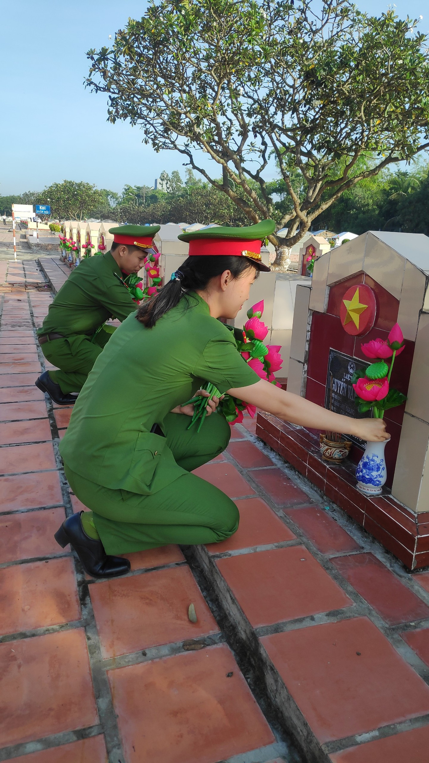 Tuổi trẻ An Giang tri ân anh hùng liệt sỹ ảnh 8