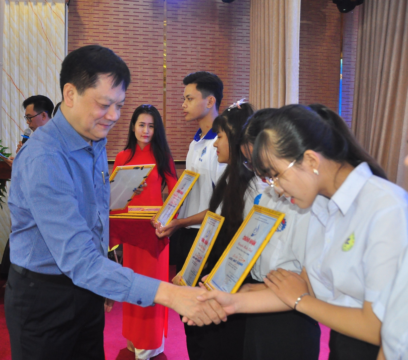 Lan tỏa câu chuyện đẹp trong cuộc sống ảnh 2