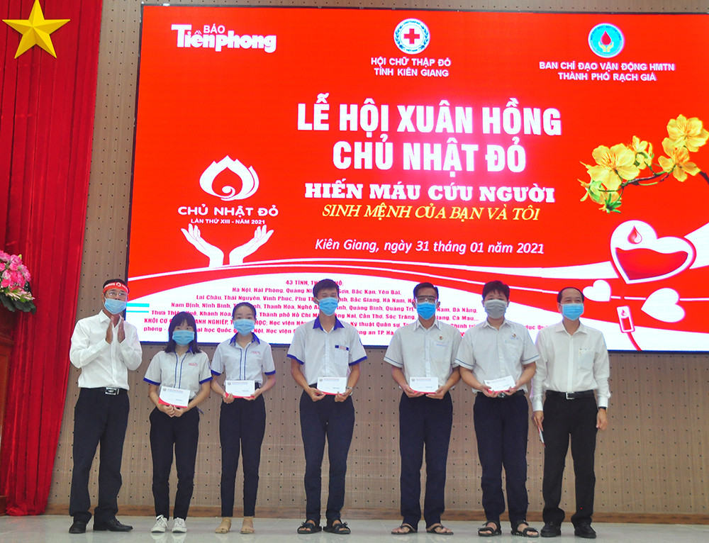 Lan tỏa 'Chủ nhật Đỏ' tại Kiên Giang ảnh 9