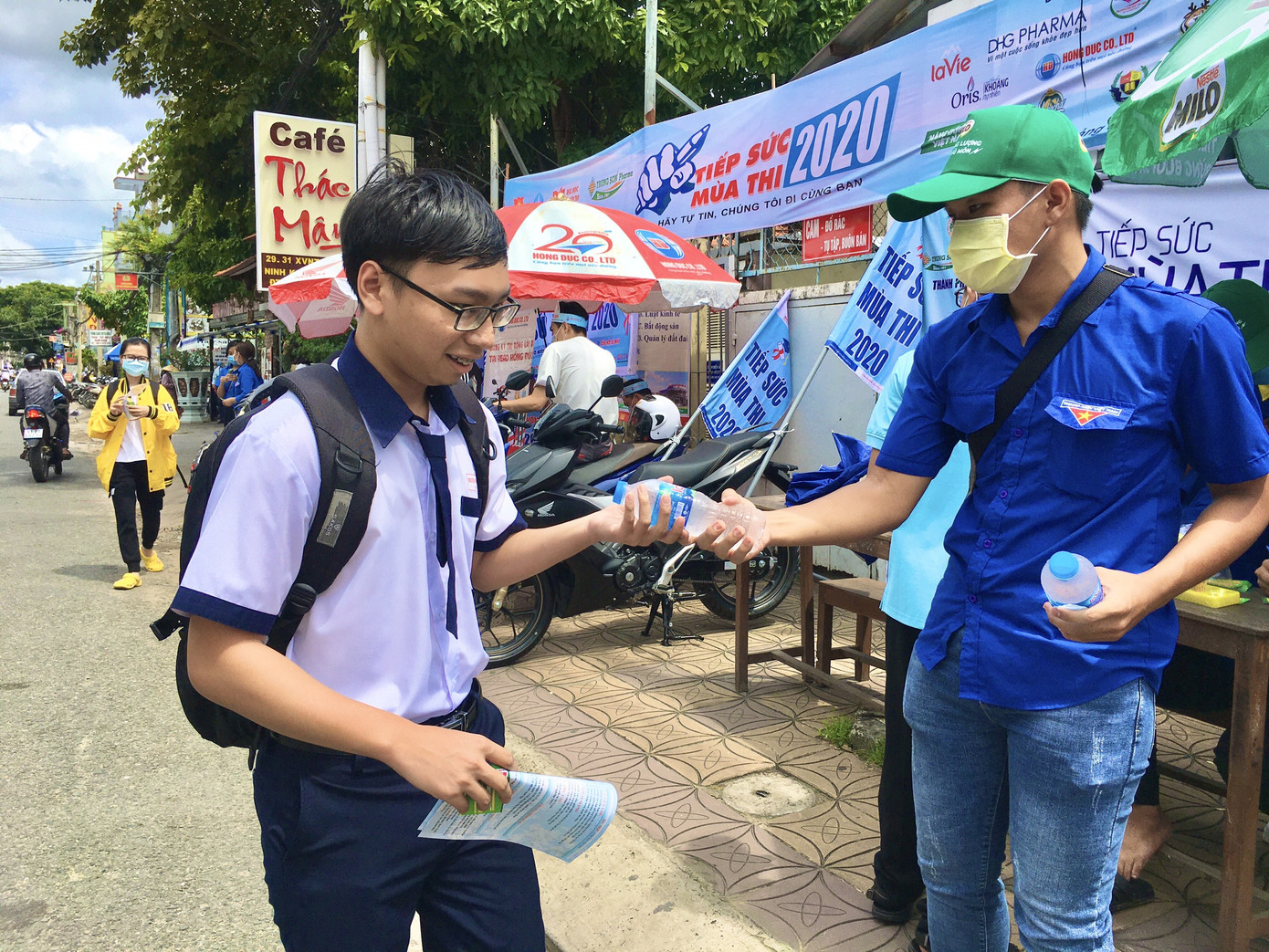 500 tình nguyện viên Cần Thơ tiếp sức 'sĩ tử' thi tốt nghiệp THPT ảnh 7