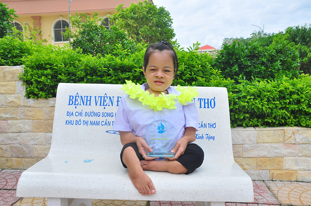 Cảm động với nghị lực của nữ sinh nhiễm chất độc da cam ​ ảnh 5