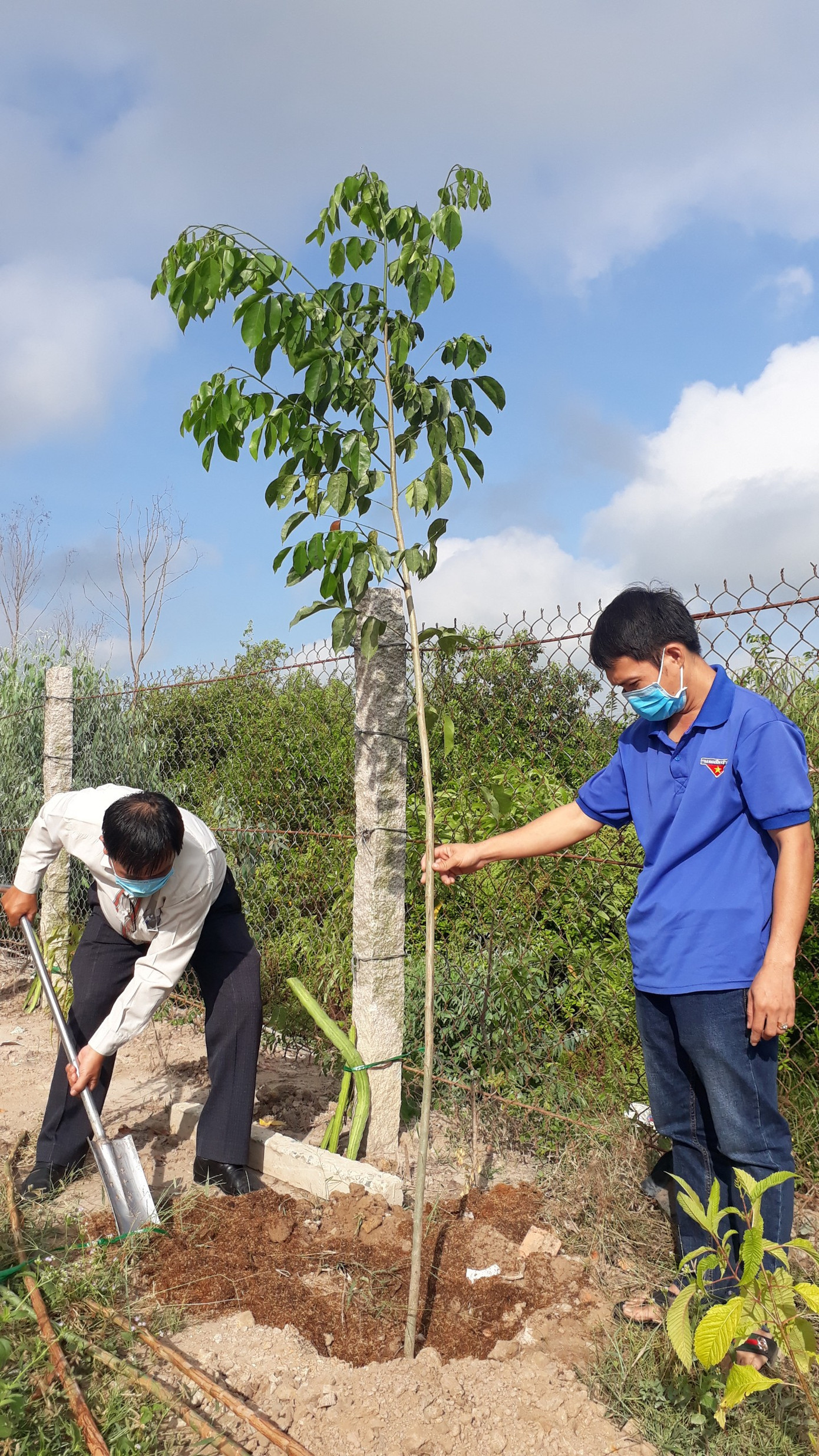Gần 400 triệu đồng hỗ trợ an sinh xã hội trong ngày ra quân Tháng thanh niên ảnh 5