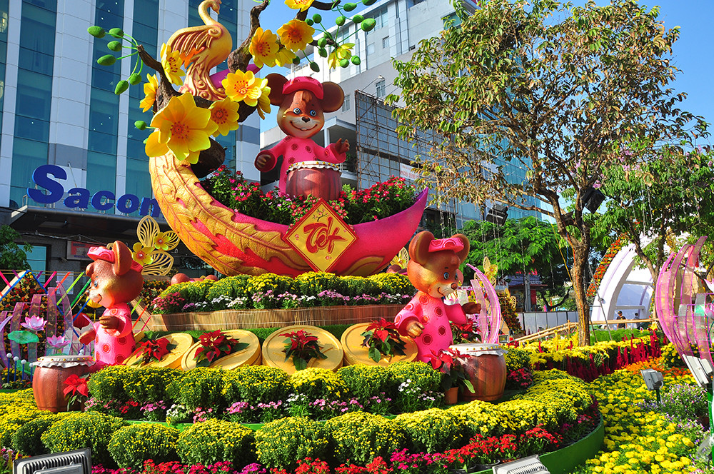 Đường hoa xuân Cần Thơ được làm từ 85 nghìn chậu phục vụ du khách ảnh 7